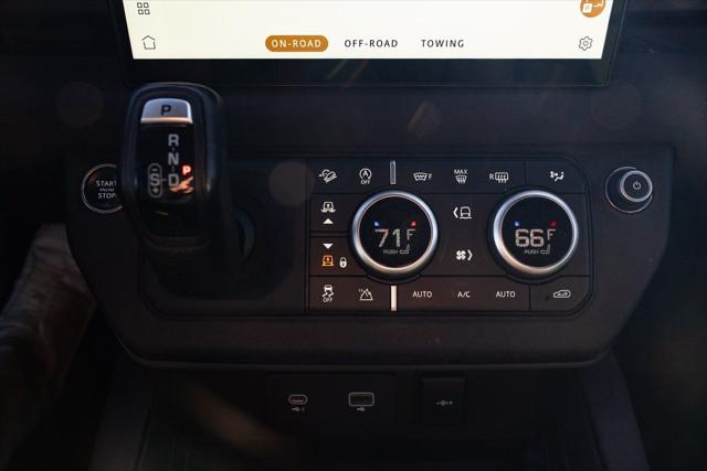 2023 Land Rover Defender 130 X-Dynamic SE