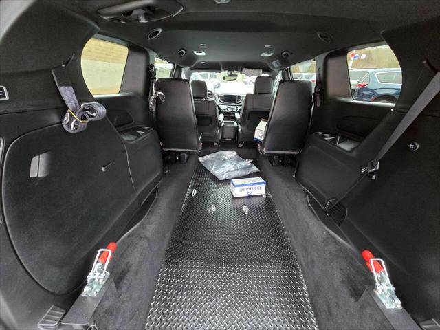 2025 Chrysler Voyager LX