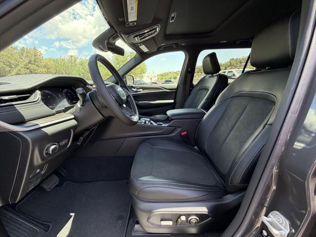 2026 Jeep Grand Cherokee L Altitude 4x4