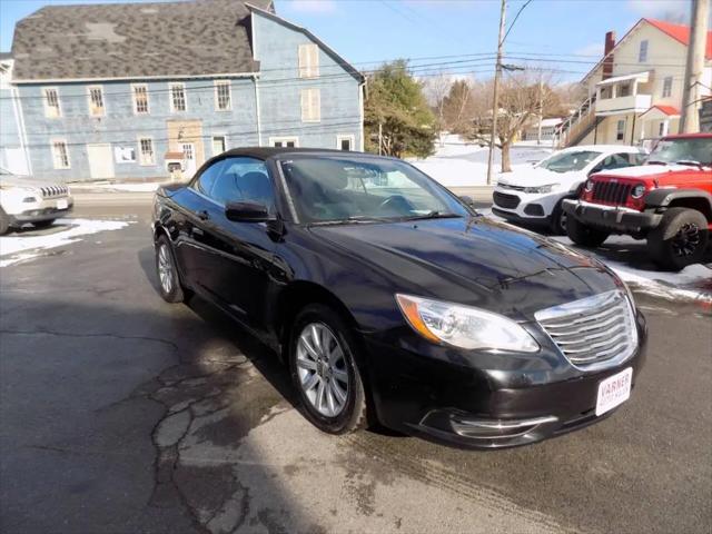 2011 Chrysler 200 Touring for sale in Davidsville, PA