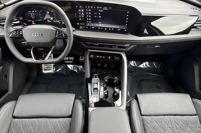 2025 Audi SQ5 Premium Plus TFSI quattro S tronic