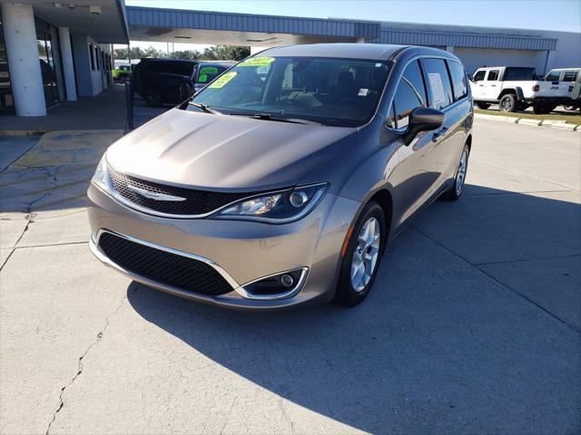 2017 Chrysler Pacifica Touring Plus 2017 Chrysler Pacifica Touring Plus