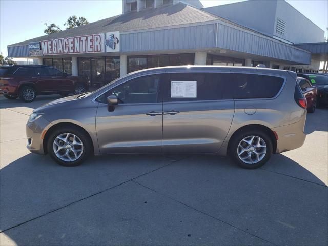 2017 Chrysler Pacifica Touring Plus 2017 Chrysler Pacifica Touring Plus