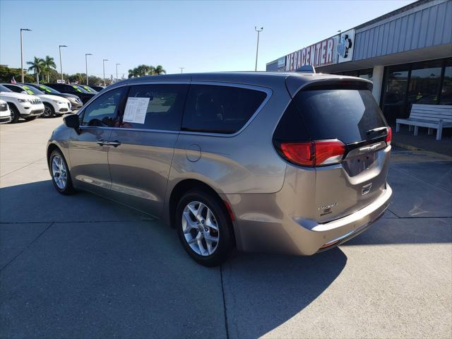 2017 Chrysler Pacifica Touring Plus 2017 Chrysler Pacifica Touring Plus