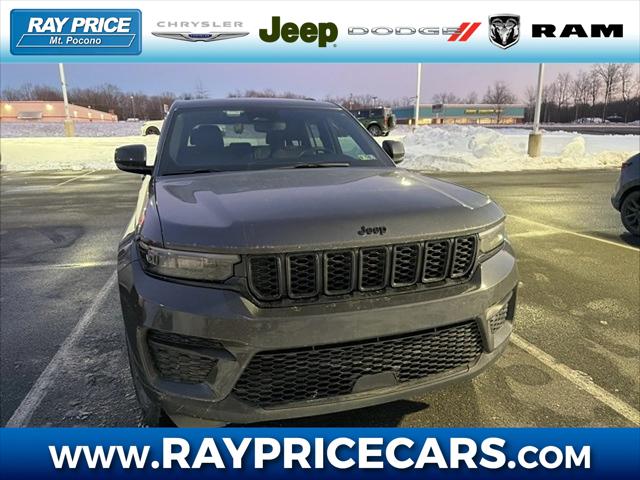 2023 Jeep Grand Cherokee Altitude 4x4 2023 Jeep Grand Cherokee Altitude 4x4