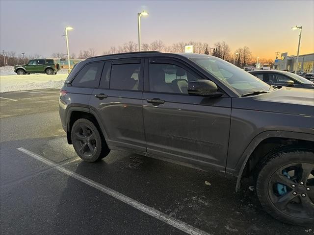 2023 Jeep Grand Cherokee Altitude 4x4 2023 Jeep Grand Cherokee Altitude 4x4