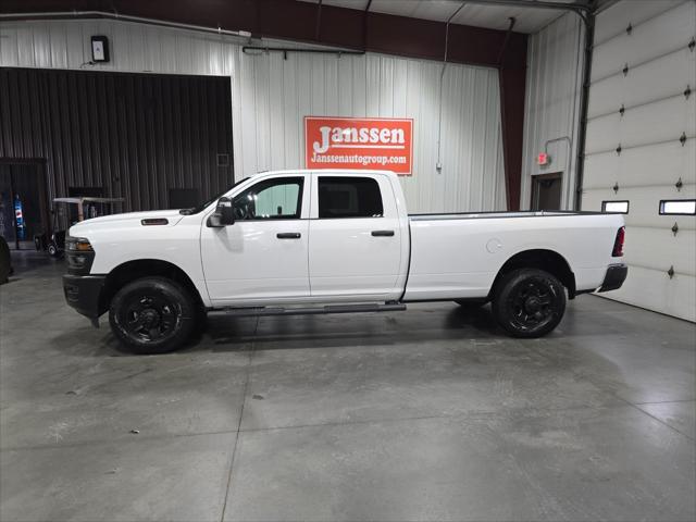 2026 RAM Ram 3500 RAM 3500 TRADESMAN CREW CAB 4X4 8 BOX