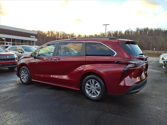 2024 Toyota Sienna XLE