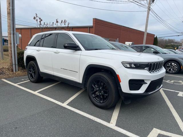2023 Jeep Grand Cherokee Laredo 4x2