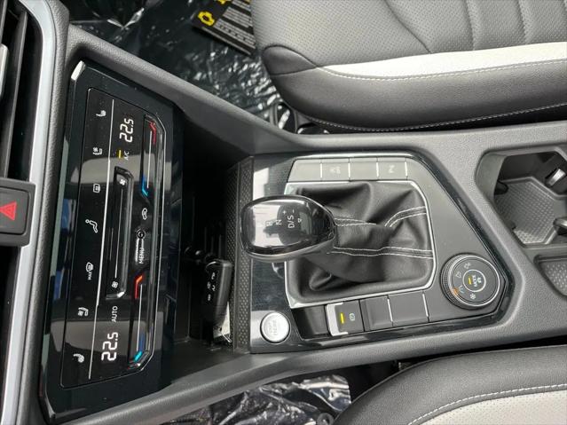 2026 Volkswagen Taos SEL