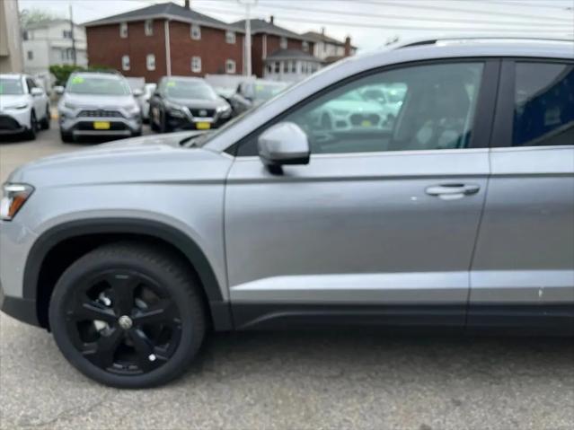 2026 Volkswagen Taos SEL