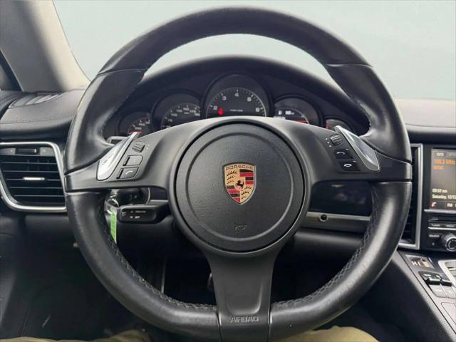 2016 Porsche Panamera 4
