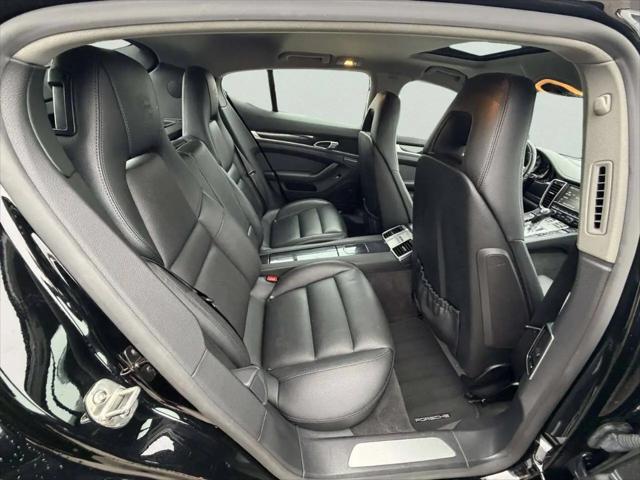 2016 Porsche Panamera 4
