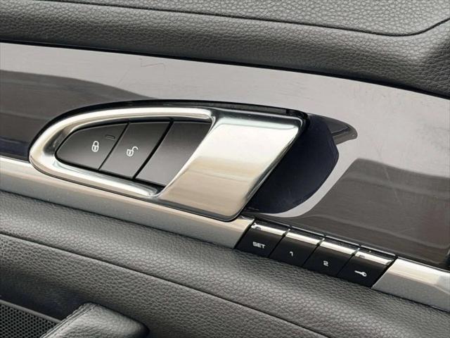 2016 Porsche Panamera 4