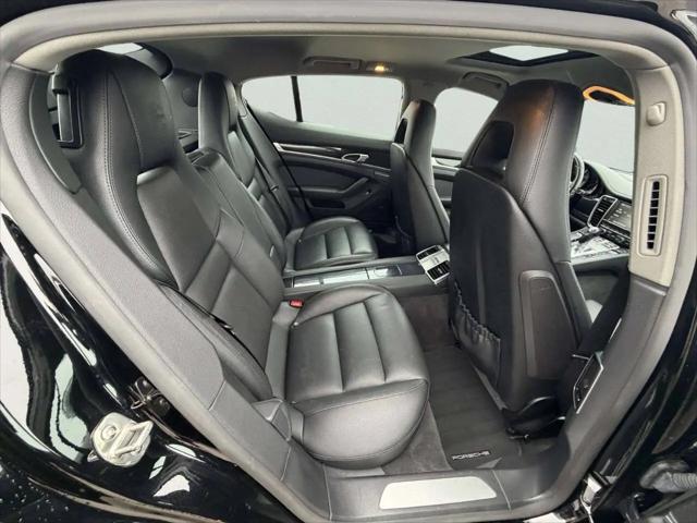 2016 Porsche Panamera 4