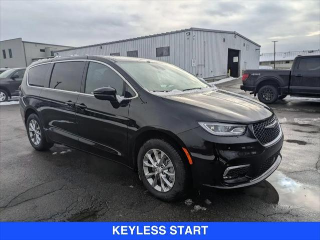 2026 Chrysler Pacifica Select AWD