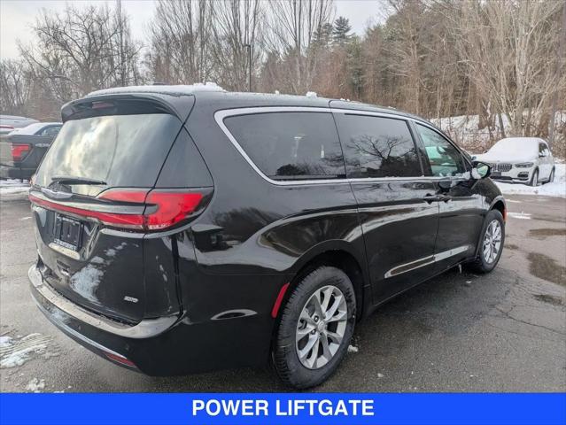 2026 Chrysler Pacifica Select AWD