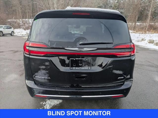2026 Chrysler Pacifica Select AWD