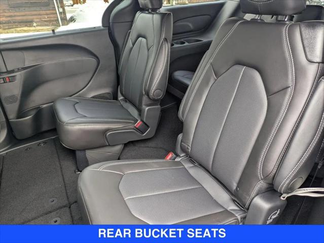 2026 Chrysler Pacifica Select AWD