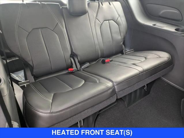 2026 Chrysler Pacifica Select AWD