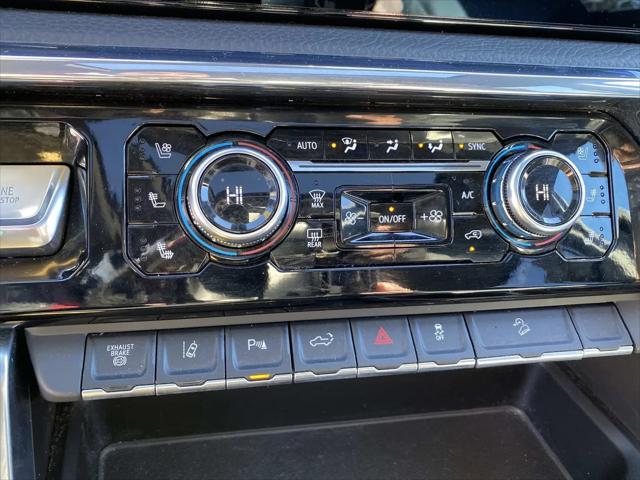 2024 GMC Sierra 3500HD 4WD Crew Cab Standard Bed Denali