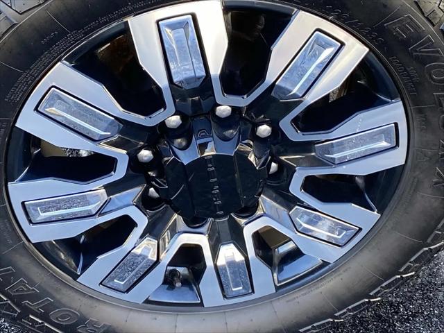 2024 GMC Sierra 3500HD 4WD Crew Cab Standard Bed Denali