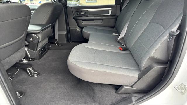 2024 Ram 1500 Classic Warlock Crew Cab 4x4 5'7" Box