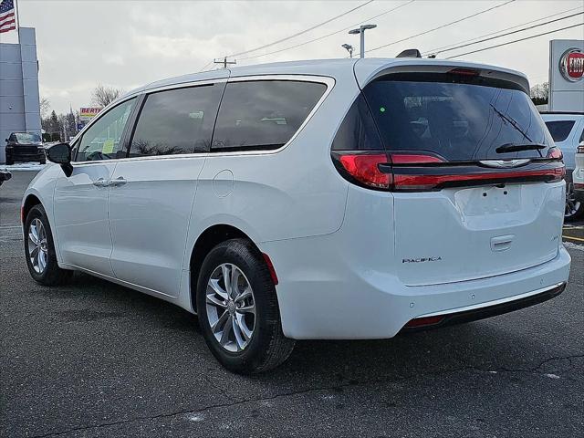 2026 Chrysler Pacifica Select AWD