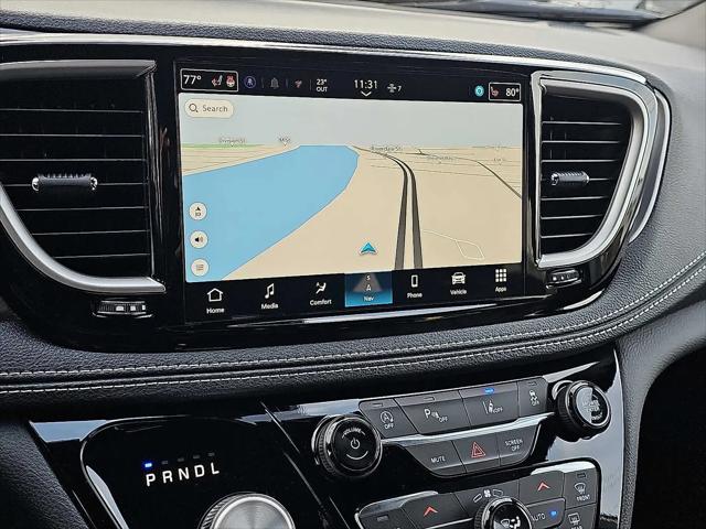2026 Chrysler Pacifica Select AWD