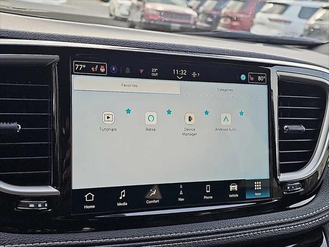 2026 Chrysler Pacifica Select AWD