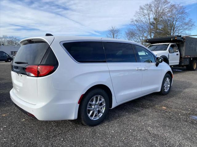 2026 Chrysler Voyager LX