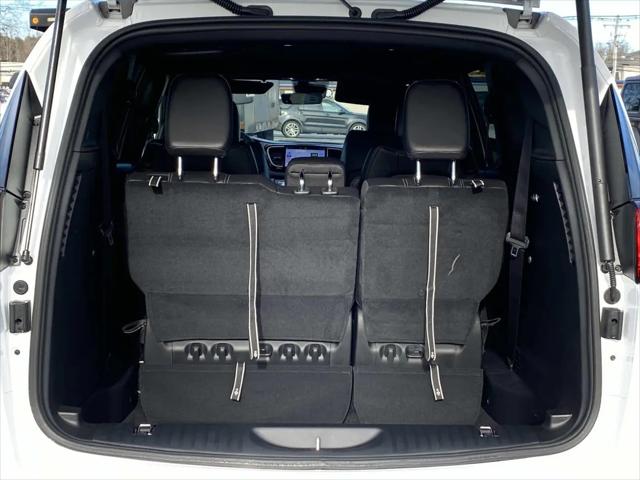 2026 Chrysler Voyager LX