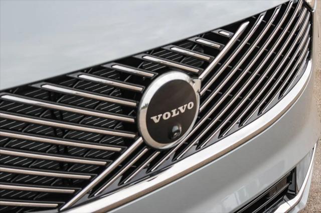 2026 Volvo XC90 Plug-In Hybrid Ultra, T8 AWD, Electric/Gasoline, Bright, 7 Seats