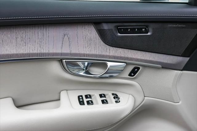 2026 Volvo XC90 Plug-In Hybrid Ultra, T8 AWD, Electric/Gasoline, Bright, 7 Seats
