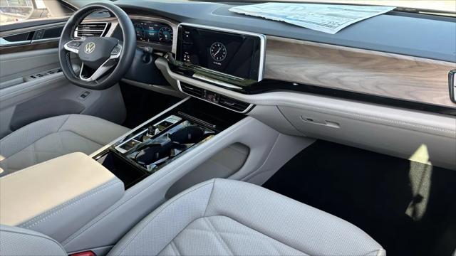 2026 Volkswagen Atlas SE with Technology