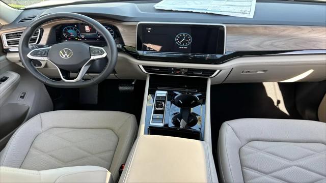 2026 Volkswagen Atlas SE with Technology