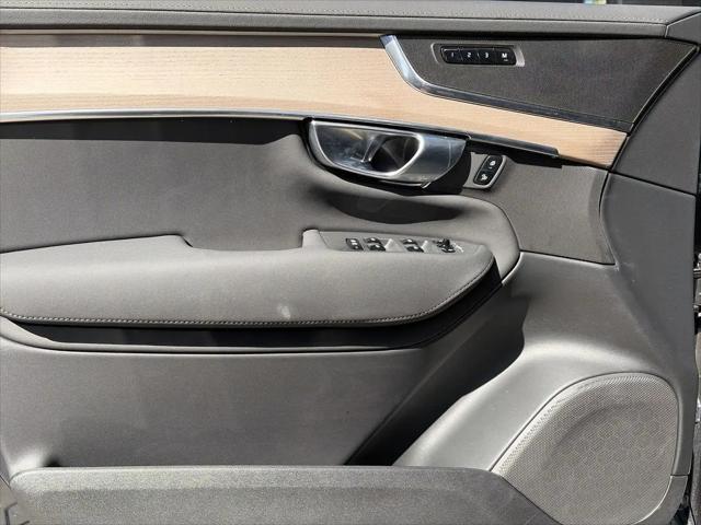 2025 Volvo XC90 B6 Plus 7-Seater