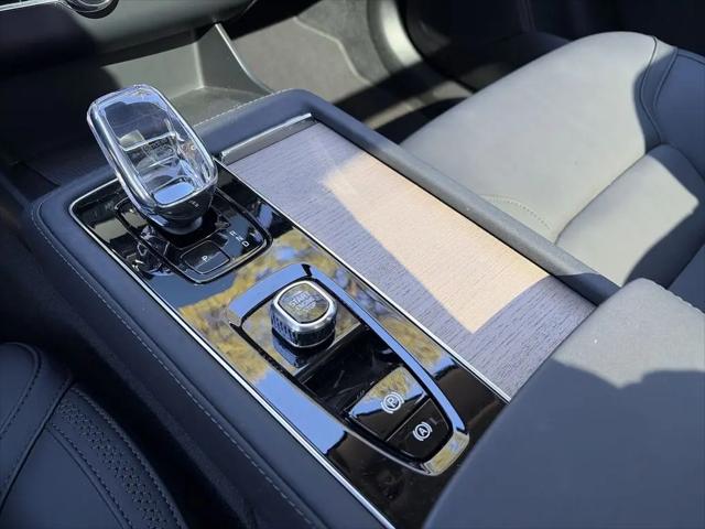 2025 Volvo XC90 B6 Plus 7-Seater
