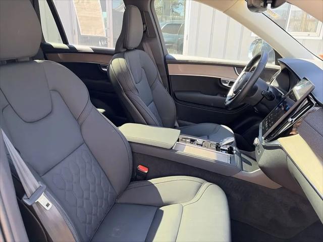 2025 Volvo XC90 B6 Plus 7-Seater