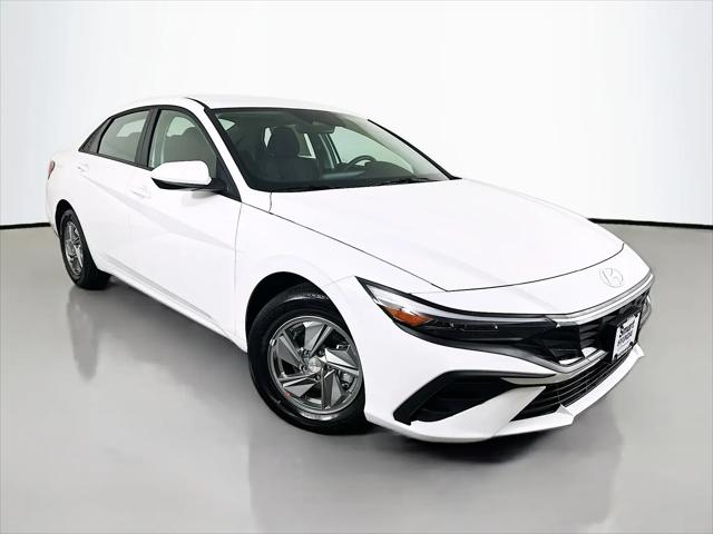 2026 Hyundai Elantra SE for sale in Davenport, IA