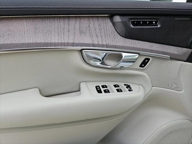 2026 Volvo XC90 Ultra, B6 AWD Gas (mild hybrid), Gasoline, Bright, 7 Seats