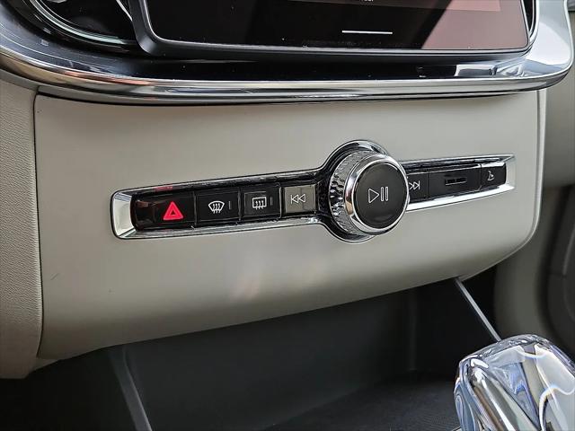 2026 Volvo XC90 Ultra, B6 AWD Gas (mild hybrid), Gasoline, Bright, 7 Seats