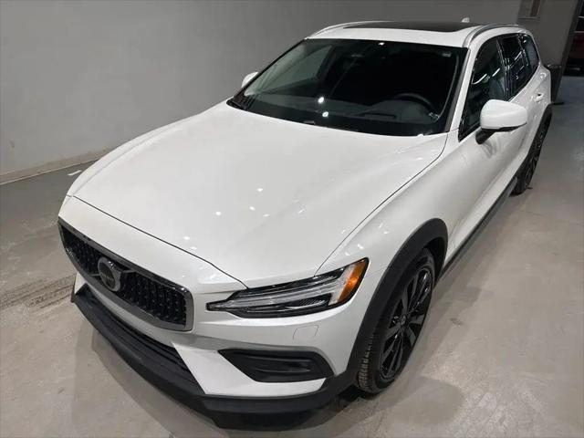 2023 Volvo V60 Cross Country B5 Ultimate