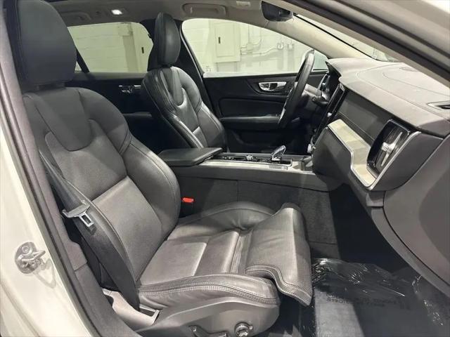 2023 Volvo V60 Cross Country B5 Ultimate