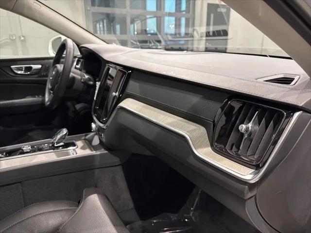 2023 Volvo V60 Cross Country B5 Ultimate