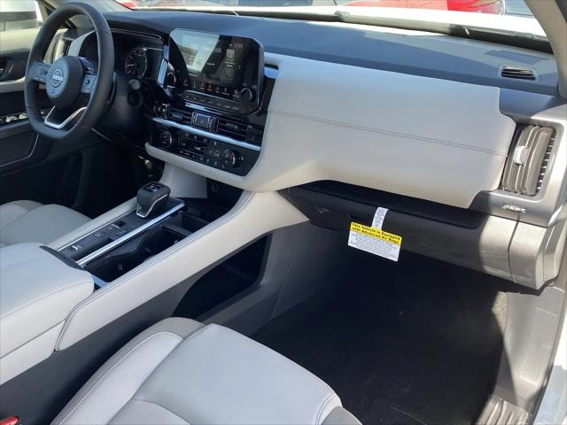 2025 Nissan Pathfinder SL FWD