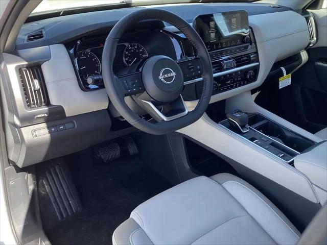 2025 Nissan Pathfinder SL FWD