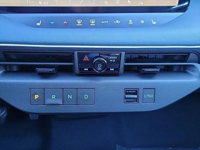 2026 Nissan LEAF PLATINUM+
