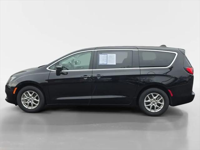 2024 Chrysler Voyager LX