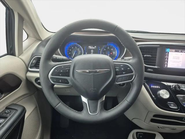 2024 Chrysler Voyager LX